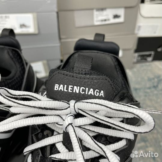 Balenciaga track 1