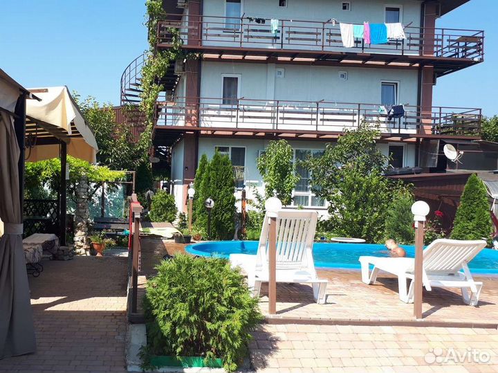 Горничная с проживанием на море