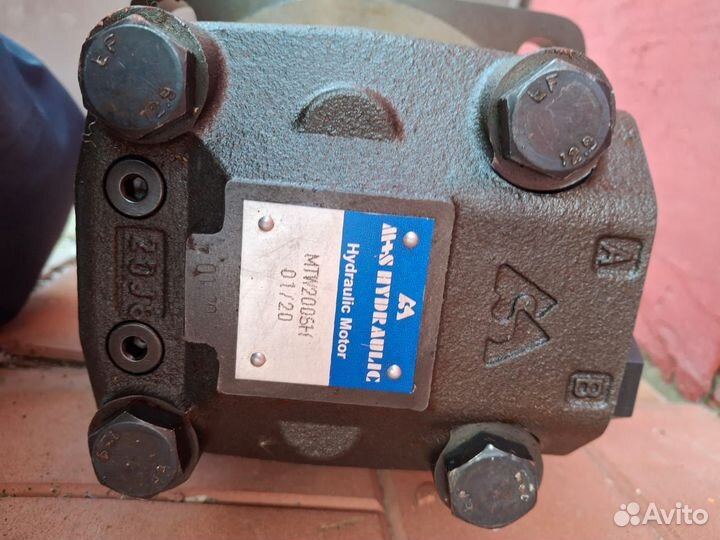 Гидромотор щётки MTW 200 SH