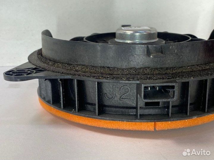 Динамик двери задний Тойота Camry V70/V75