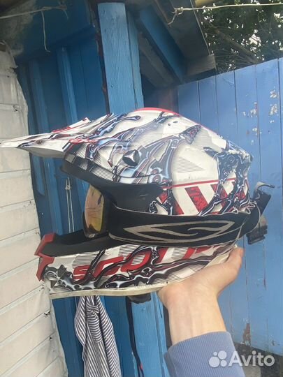 Кроссовый шлем