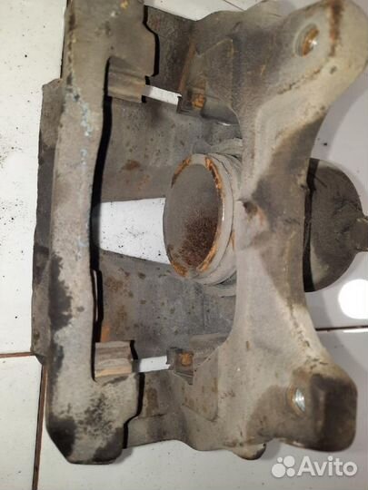 Суппорт передний правый Fiat Albea 2003-2012г