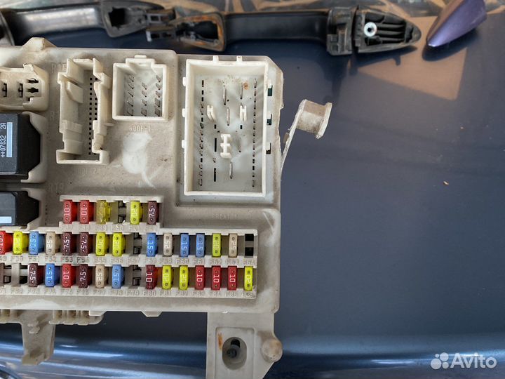 Блок предохранителей Форд Фокус 2 дорест 1.8