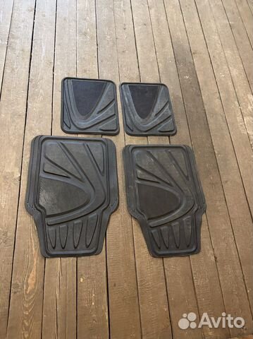 Комплект автомобильных ковриков