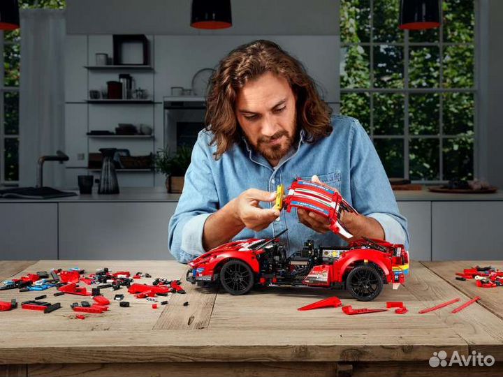 Lego Техник Ferrari 488 GTE (радиоуправляемый)