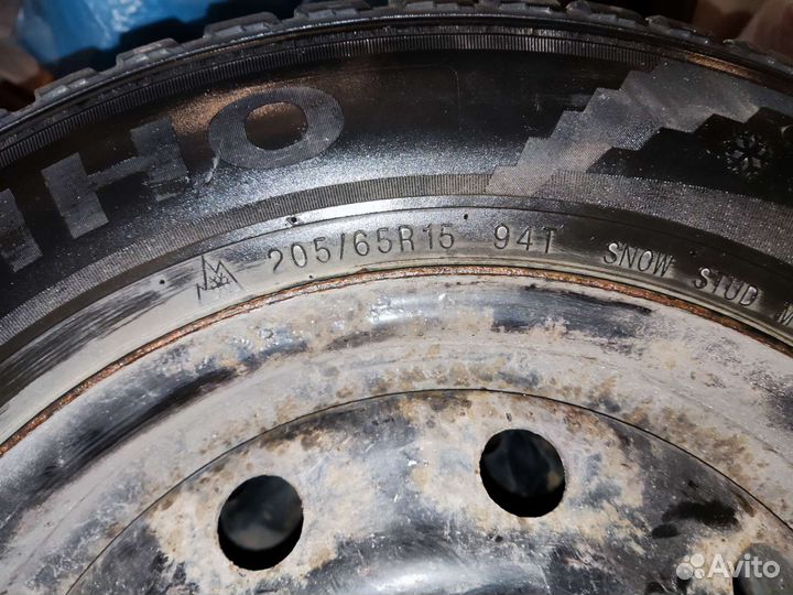 R15 Kumho I'Zen KW22 205/65, PCD 5x114.3 DIA 66.1