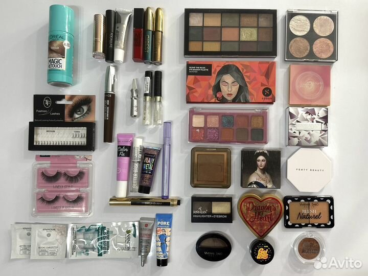 Пакет косметики / набор визажиста