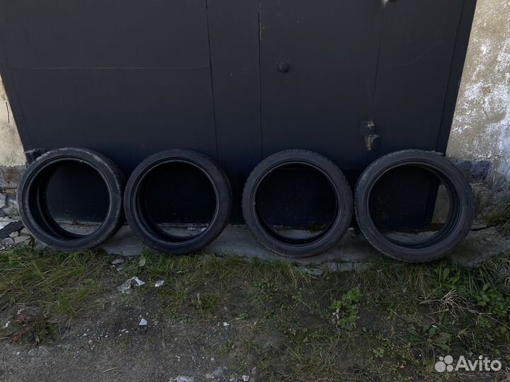 Bridgestone Blizzak WS-70 225/40 R18