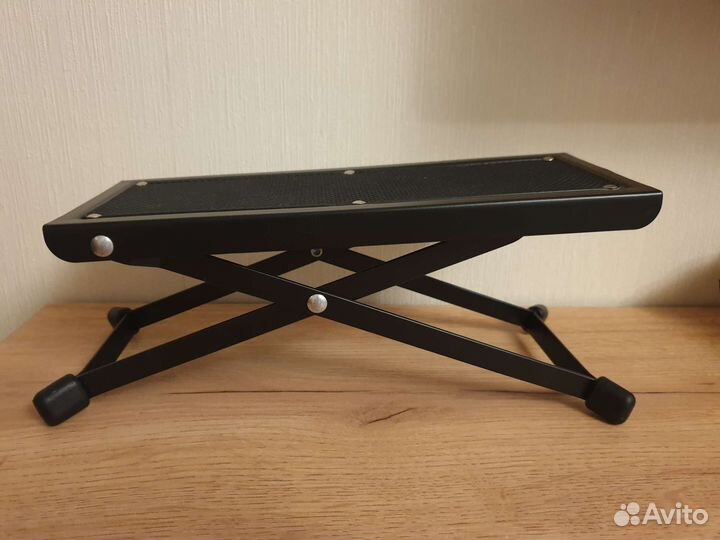 Подставка под ногу гитариста