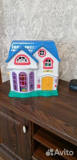 Кукольный домик с мебелью