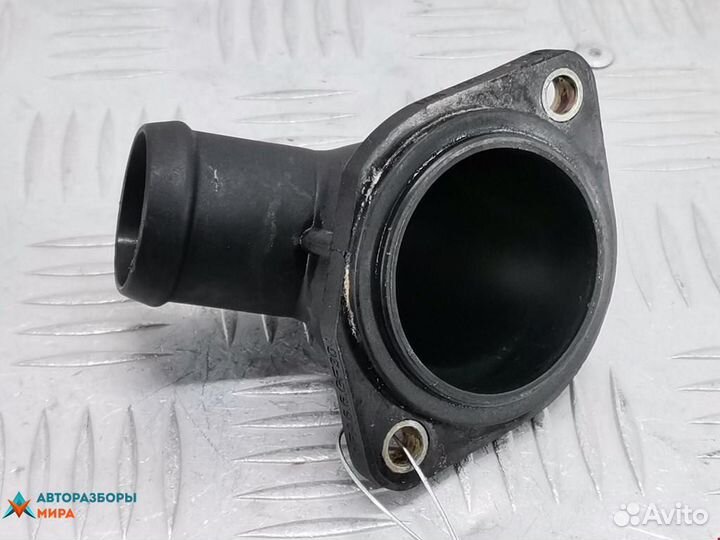 Корпус термостата Audi A4 B5 рест. 2001 030121121B