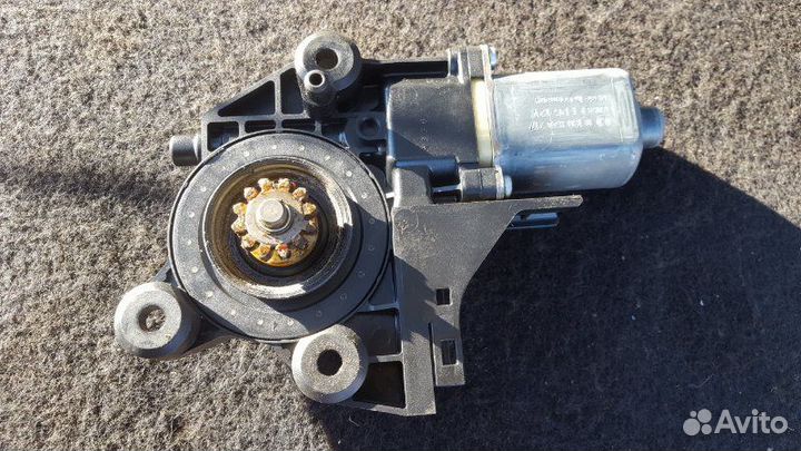 Мотор стеклоподъемника левый Ford Focus 2 1.8 qqdb