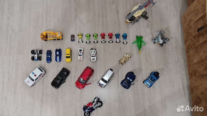 Модели машинок инерционные металлические