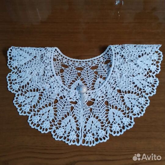 Ажурный воротничок ручной работы