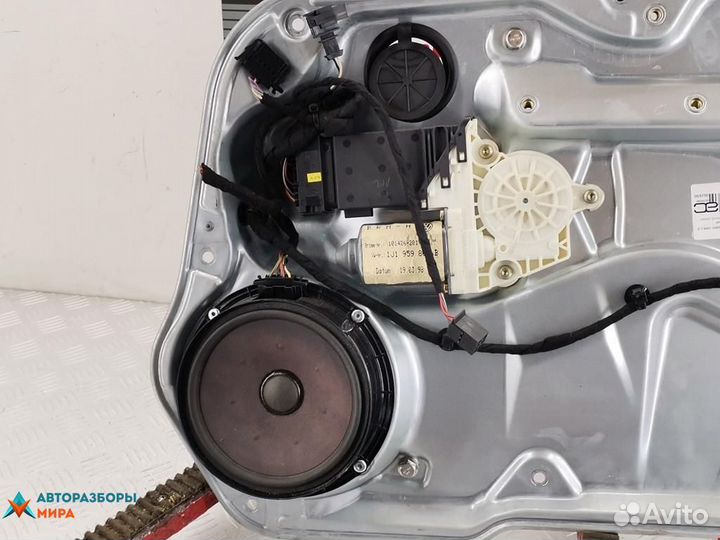 Стеклоподъемник передний правый Volkswagen Golf 3