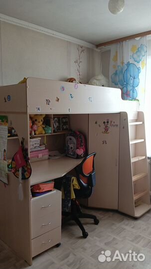 Детская кровать чердак со столом и шкафом бу