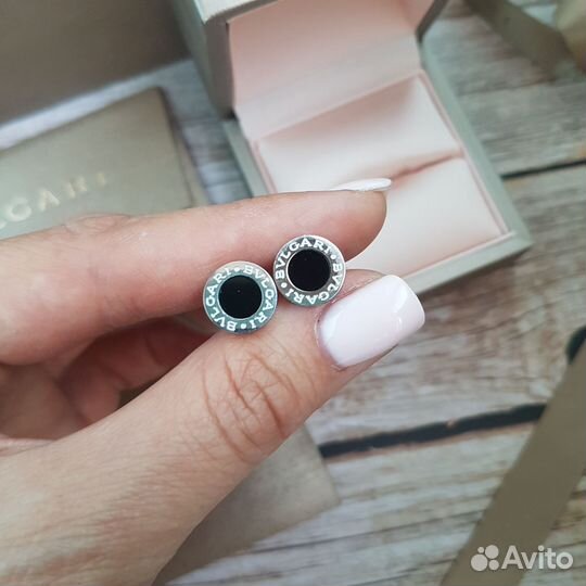 Серьги пуссеты Bvlgari