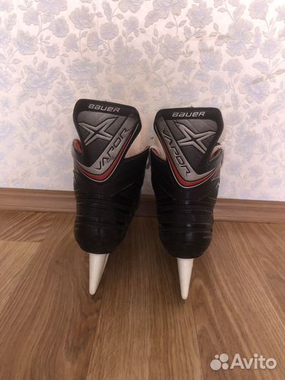 Коньки хоккейные