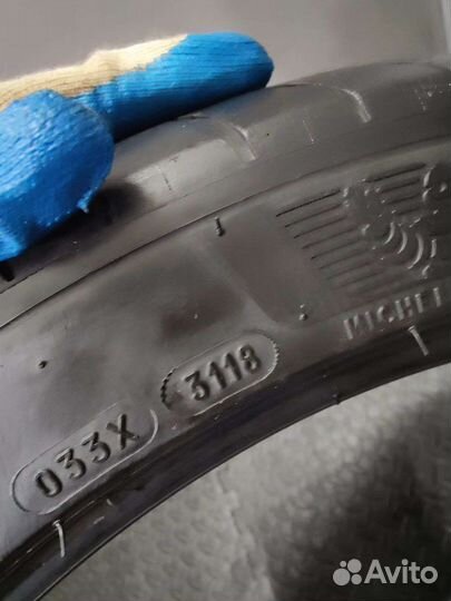 Michelin Pilot Sport 4 245/40 R18 93Y