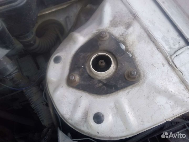 Nissan Wingroad 1.5 AT, 2000, 280 000 км