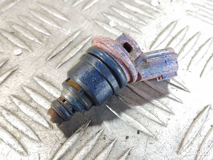 Форсунка двигателя Nissan Maxima a32