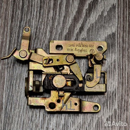 Замок двери сдвижной передней правой VW T4