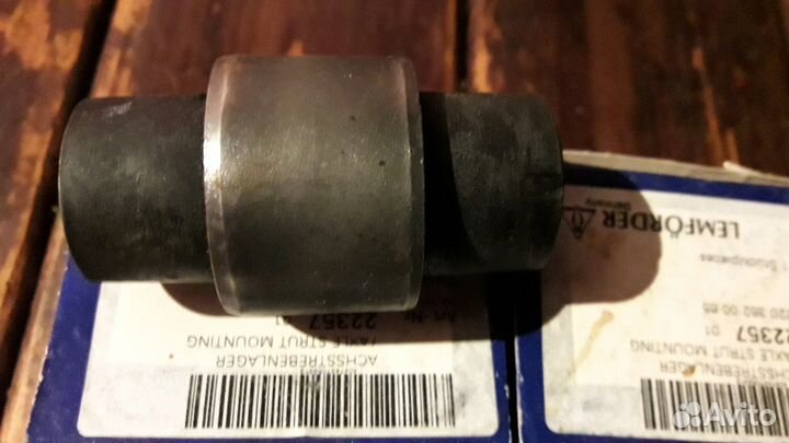Сайлентблок заднего рычага Mercedes W220 Lemforder