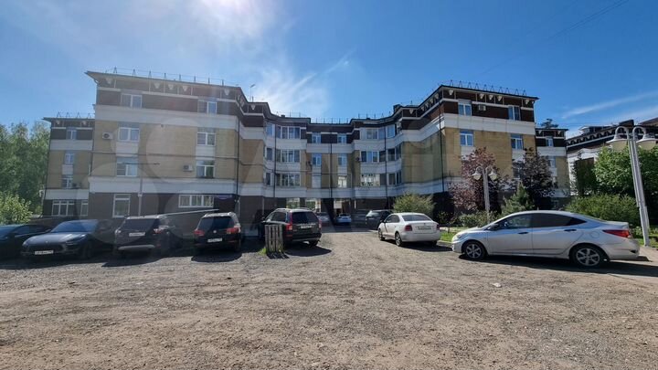 3-к. квартира, 100 м², 2/4 эт.