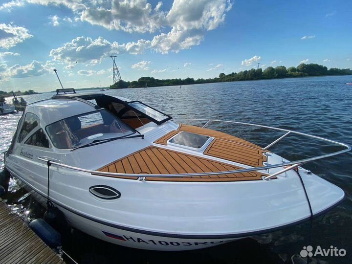 Аквалайн 210, каютный катер