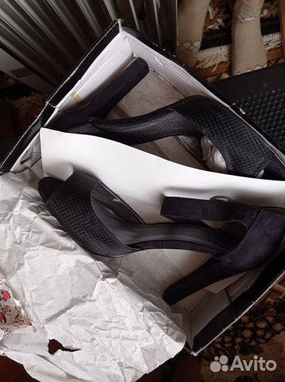 Босоножки Новые 39 размер