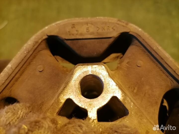 Опора двигателя (подушка двс) 4N516P082 Volvo S40