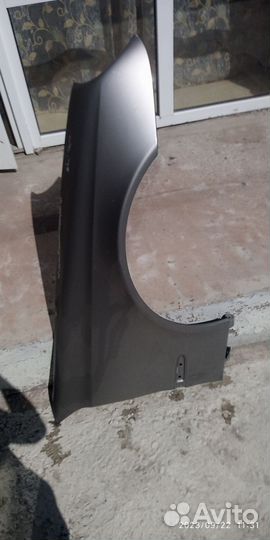 Mercedes 211 крыло