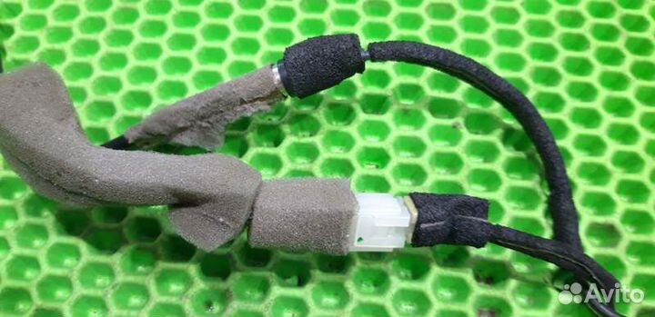 Антенна на крышу Nissan Tiida C11