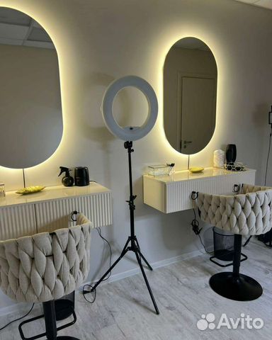 Овальное зеркало с подсветкой