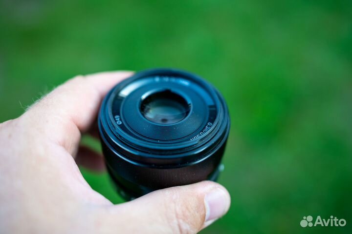 Объектив Sony E 35mm f/1.8 OSS