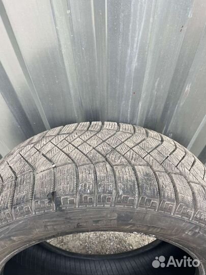 Pirelli Ice Zero FR 225/50 R17