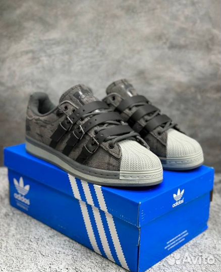 Adidas Superstar rabbit hole