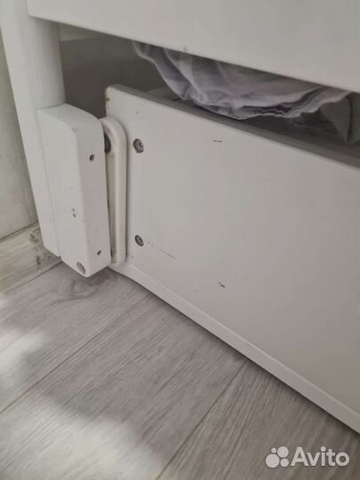 Детская кроватка с маятником Красная звезда