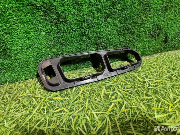 Воздуховод печки Renault T-Series 2014 82703899