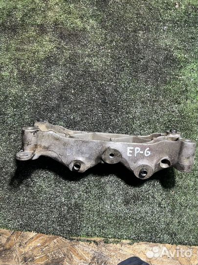 Кронштейн двигателя Peugeot 308 1.6 EP6