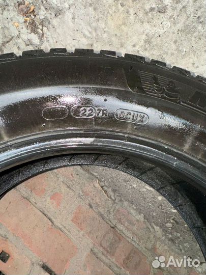 Michelin X-Ice North 4 205/60 R16