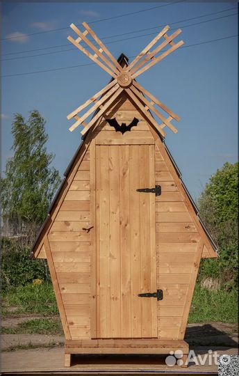Дачный туалет деревянный