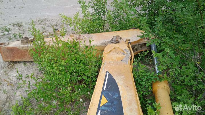 Стрела с рукоятью от экскаватора cat-330