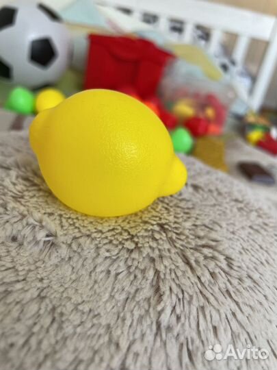 Игрушечный лимон