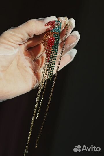 Асимметричные серьги Parrot