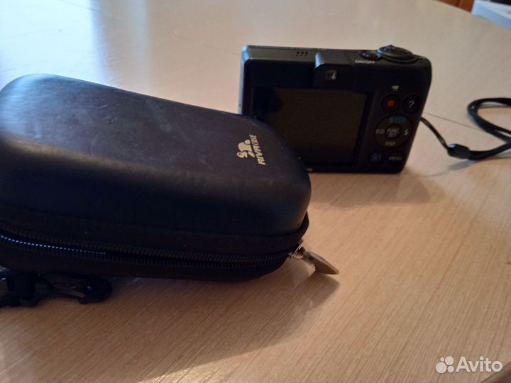 Компактный фотоаппарат canon