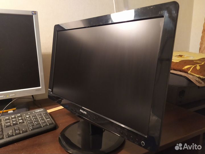 Монитор Philips 18,5 дюймов 75Hz 720p DVI VGA