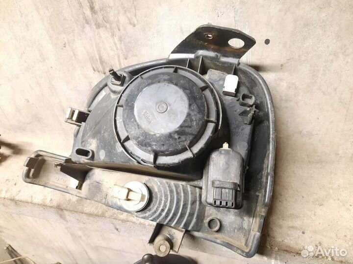 Передняя правая фара Renault Kangoo 1