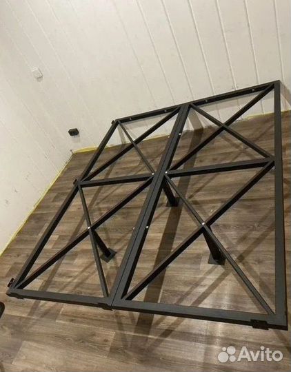 Железная кровать в лофт стиле