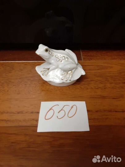 Статуэтки различные